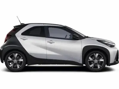 Neu Toyota Aygo X 92 PS (67 kW) 2026 Light purple silver metallic / d light purple silver metallic / d SUV