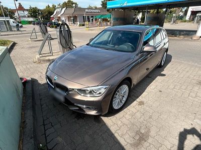 Usata BMW 318 Luxury Line 143 CV (105 kW) 2013 Andere farben Station wagon