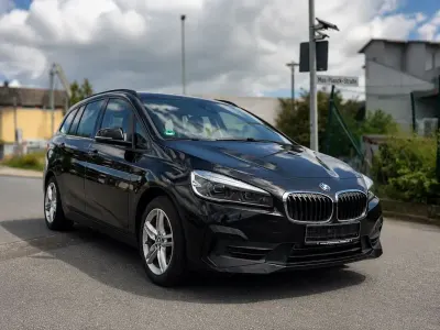 Gebraucht BMW 218 Gran Tourer Advantage 150 PS (110 kW) 2021 Schwarz Van / Kleinbus
