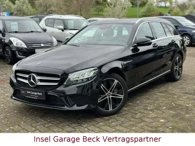 Używany Mercedes C300e 194 KM (142 kW) 2021 Czarny Kombi