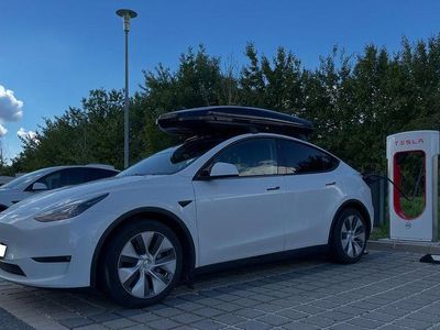 Weiß Gebraucht 2022 Tesla Model Y Long Range AWD SUV | 36.000 € (Teuer)