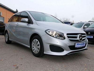 Gebraucht Mercedes B180 Classic 122 PS (89 kW) 2015 Silber Van / Kleinbus