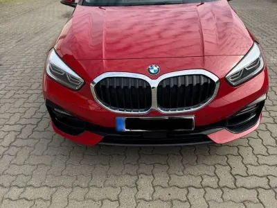 Gebraucht BMW 118 Sport Line 140 PS (102 kW) 2019 Rot Kleinwagen