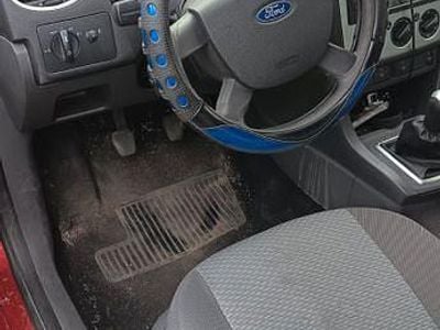 Gebraucht Ford Focus 80 PS (58 kW) 2006 Rot Limousine