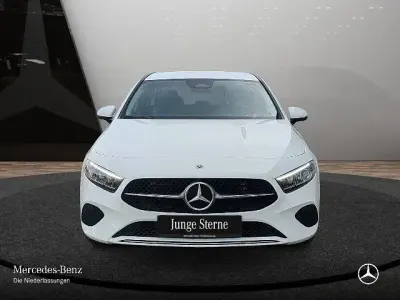 Second-hand Mercedes A200 Progressive 163 CP (119 kW) 2025 Alb Berlinǎ