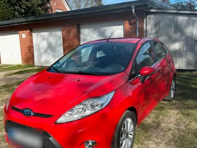 Gebraucht Ford Fiesta 82 PS (60 kW) 2011 Rot Kleinwagen