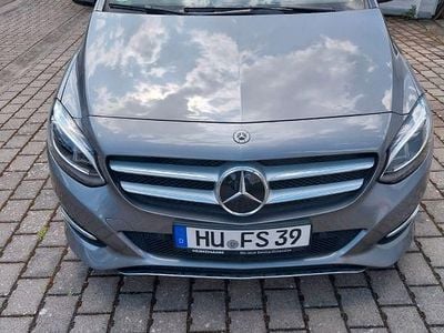 Mercedes B200