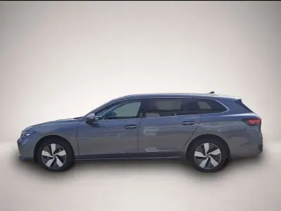 Gebraucht VW Passat Business 150 PS (110 kW) 2025 Grau Kombi