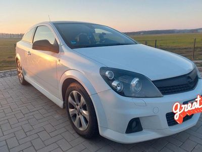 Opel Astra GTC