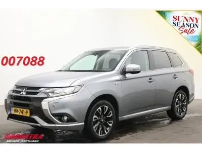 Gebraucht Mitsubishi Outlander P-HEV Edition 203 PS (149 kW) 2015 Grau SUV