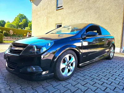 Używany Opel Astra GTC 140 KM (102 kW) 2006 Czarny Coupe