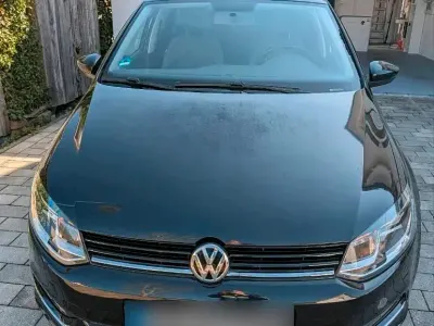 Begagnad VW Polo 90 HK (66 kW) 2014 Svart Halvkombi