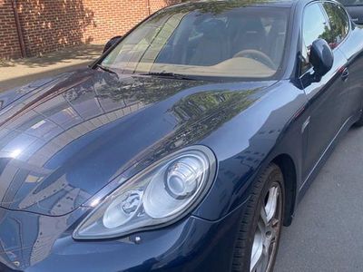 Porsche Panamera 4