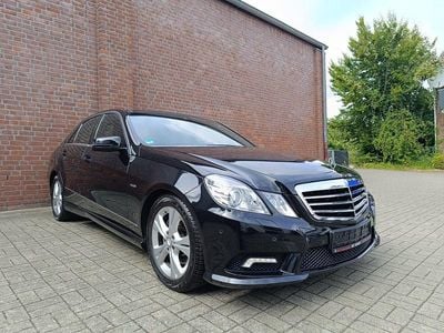 Gebraucht Mercedes E220 Avantgarde 170 PS (125 kW) 2011 Obsidianschwarz Limousine