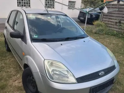 Gebraucht Ford Fiesta 69 PS (50 kW) 2005 Silber Kleinwagen