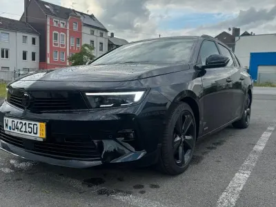Gebraucht Opel Astra Ultimate 130 PS (95 kW) 2023 Schwarz Kleinwagen