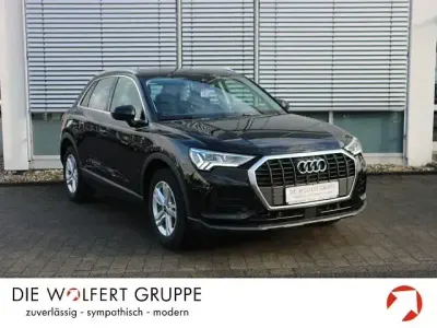 Gebraucht Audi Q3 Sport 150 PS (110 kW) 2022 Mythosschwarz metallic SUV