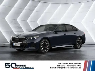 Gebraucht BMW 540 M Sport 303 PS (222 kW) 2025 Black sapphire Kombi