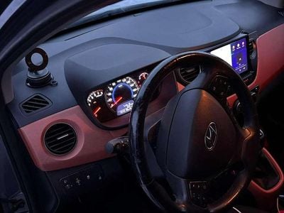 Gebraucht Hyundai i10 87 PS (63 kW) 2015 Grau Kleinwagen