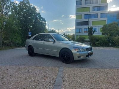 Lexus IS200