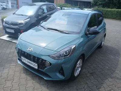 Gebraucht Hyundai i10 GO! 67 PS (49 kW) 2023 Grün Kleinwagen