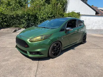 Gebraucht Ford Fiesta ST 200 PS (147 kW) 2015 Grün Kleinwagen