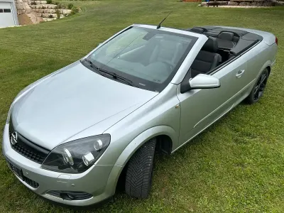 Gebraucht Opel Astra Cabriolet 150 PS (110 kW) 2007 Silber Cabrio