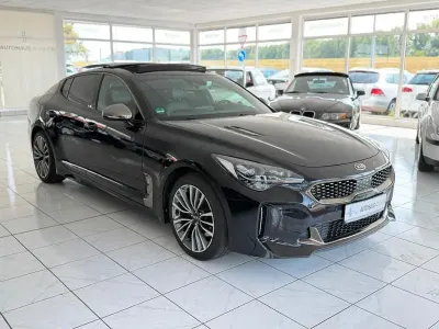 Gebraucht Kia Stinger GT-Line 200 PS (147 kW) 2018 Aurora black Kleinwagen