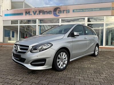 Gebraucht Mercedes B180 Style 122 PS (89 kW) 2016 Silber Van / Kleinbus