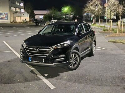 gebraucht Hyundai Tucson 1,7 Voll Panorama/Kamera/SHZ/AHK/PDC