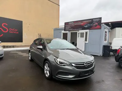 Gebraucht Opel Astra 105 PS (77 kW) 2017 Grau Limousine