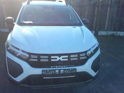 Second-hand Dacia Sandero Essentiel 91 CP (66 kW) 2025 Alb Berlinǎ