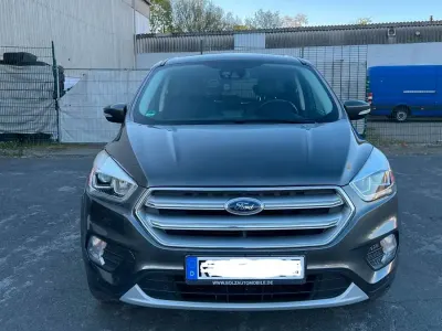 Gebraucht Ford Kuga Titanium 182 PS (133 kW) 2017 Grau SUV