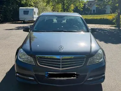 Gebraucht Mercedes C180 Avantgarde 156 PS (114 kW) 2013 Grau Limousine