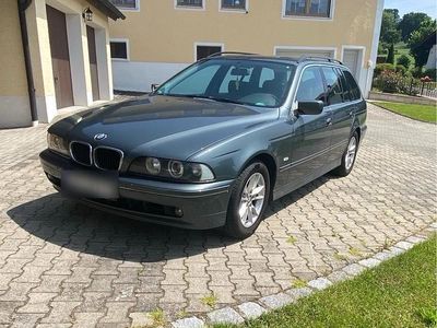 BMW 525