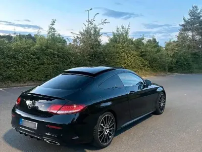 Gebraucht Mercedes C300 AMG 245 PS (180 kW) 2018 Schwarz Coupé