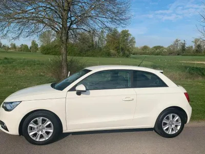 Gebraucht Audi A1 Attraction 86 PS (63 kW) 2010 Weiß Kleinwagen