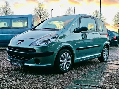Gebraucht Peugeot 1007 Filou 88 PS (64 kW) 2006 Grün Van / Kleinbus