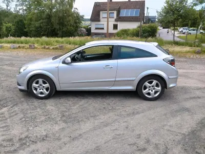 Gebraucht Opel Astra 90 PS (66 kW) 2007 Silber Coupé