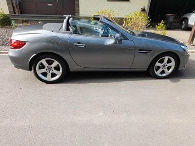 Usata Mercedes SLC180 156 CV (114 kW) 2017 Grigio Cabrio