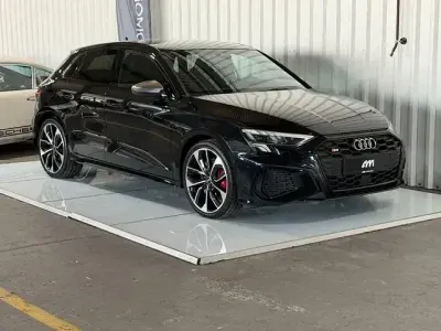 Gebraucht Audi S3 Basis 310 PS (228 kW) 2023 Schwarz Limousine