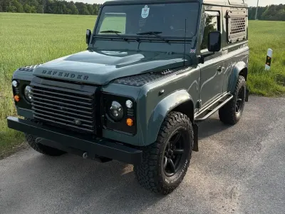 Gebraucht Land Rover Defender 122 PS (89 kW) 2007 Grün SUV