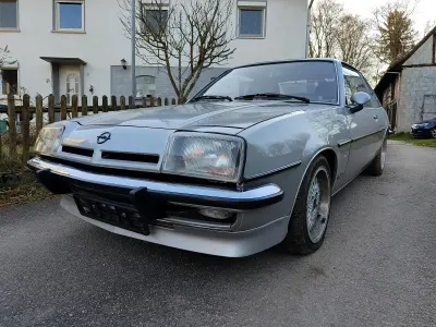 Używany Opel Manta 110 KM (80 kW) 1978 Srebrny Coupe