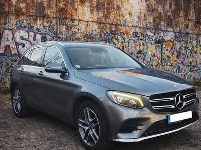 Grau Gebraucht 2018 Mercedes GLC220 AMG line SUV | 29.990 € (Fairer Preis)