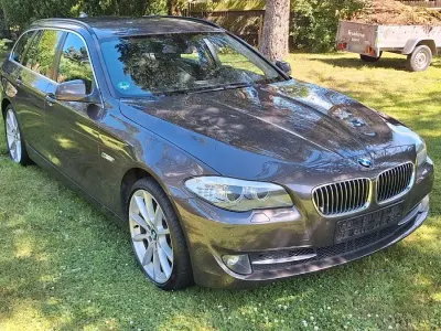 Gebraucht BMW 530 258 PS (189 kW) 2012 Braun Kombi