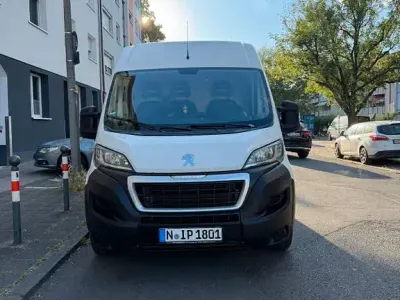 Gebraucht Peugeot Boxer 131 PS (96 kW) 2018 Weiß Van