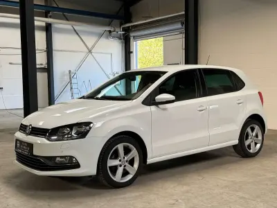 Gebraucht VW Polo Comfortline 90 PS (66 kW) 2015 Pure white Kleinwagen