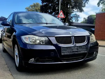 Gebraucht BMW 318 Advantage 143 PS (105 kW) 2008 Monacoblau metallic Limousine