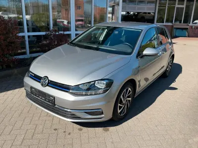 Gebraucht VW Golf VII Join 131 PS (96 kW) 2018 Silber Limousine