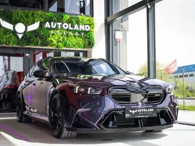 Używany BMW M5 Performance 727 KM (534 kW) 2025 Purpurowy Kombi